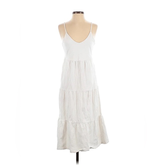 Old Navy Dresses & Skirts - NWT Elegant White spaghetti strap Dress with pockets
